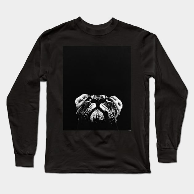 Lioness looking to the light. Long Sleeve T-Shirt by tavartist